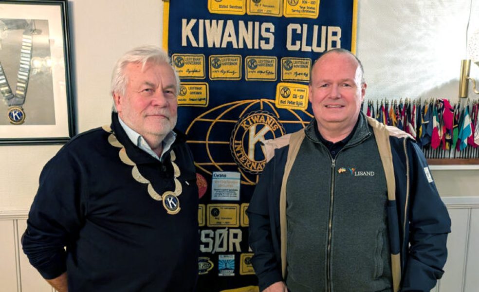 President-Karl-Petter-Nylen-i-Kiwanis-Club-Risor-og-Tore-Myrberg-i-Julejam.-Foto-Hallvard-Ellefsen.jpg